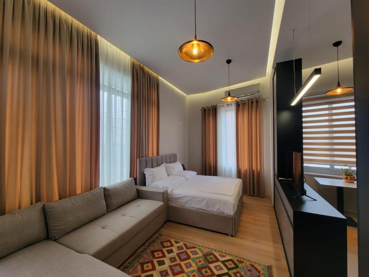 Berhami Studio Apartment Тирана Екстер'єр фото
